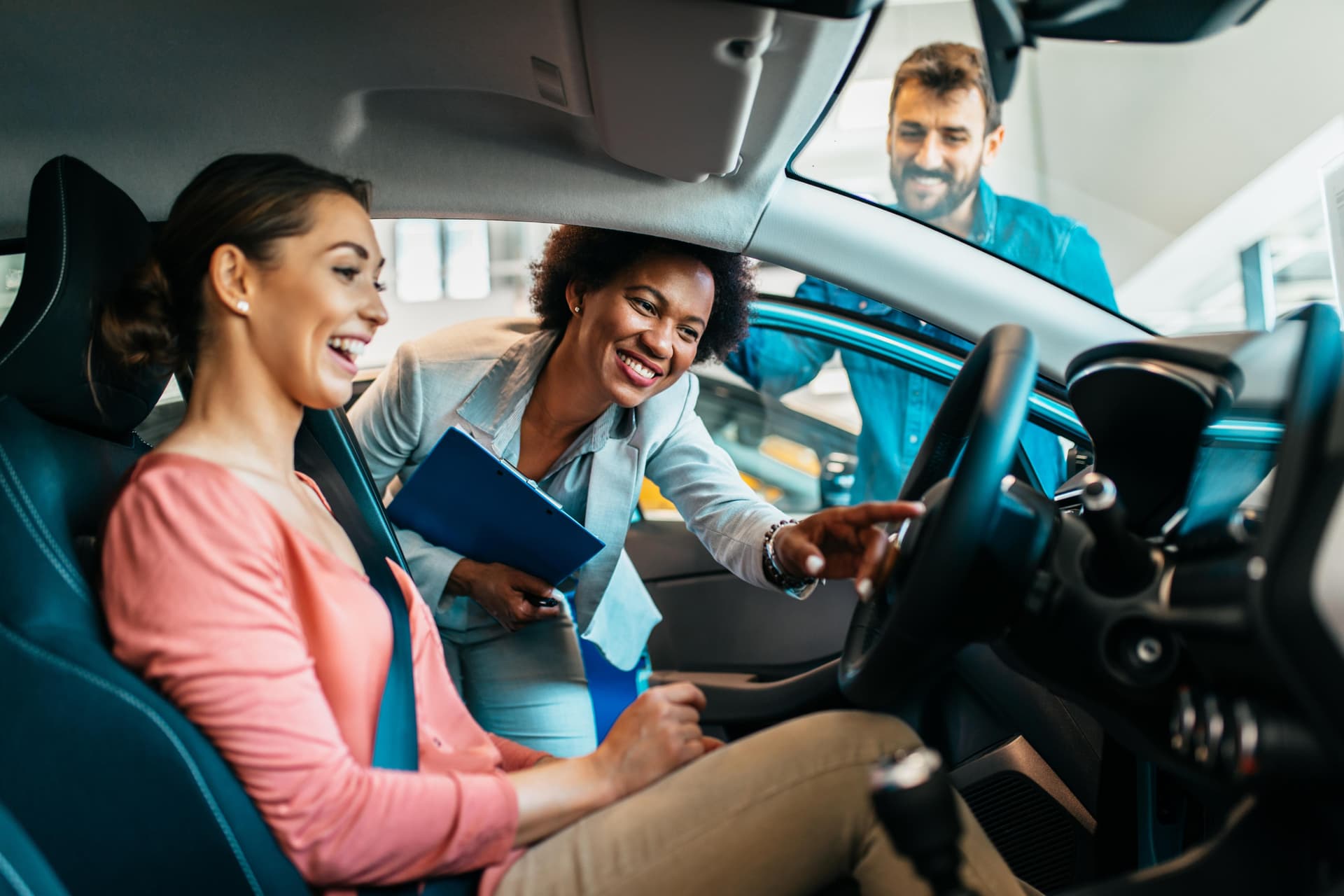 Processus de transfert de titre suisse pour le vendeur de voiture Processus de transfert de titre suisse pour le vendeur de voiture